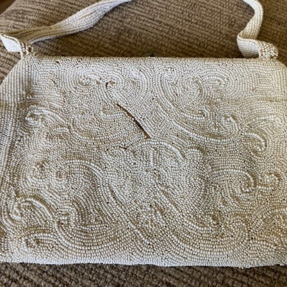 VINTAGE ('40s) Saks Fifth Avenue * WHITE Hand-Beaded Purse ☆ Made in Belgium - Picture 1 of 10